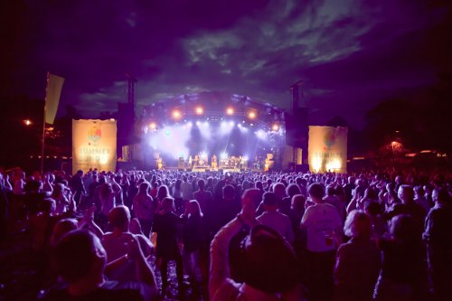 PHOTO'S ON FACEBOOK AND FLICKR